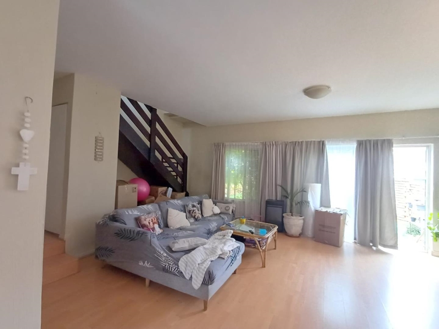 To Let 3 Bedroom Property for Rent in Bromhof Gauteng
