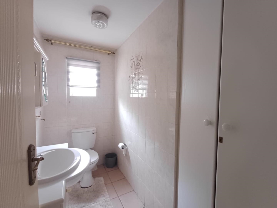 To Let 3 Bedroom Property for Rent in Bromhof Gauteng