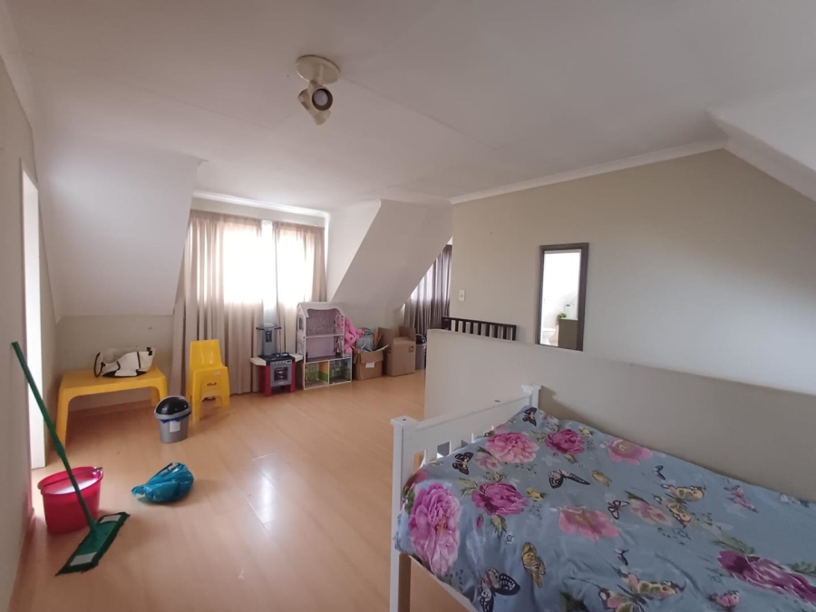 To Let 3 Bedroom Property for Rent in Bromhof Gauteng