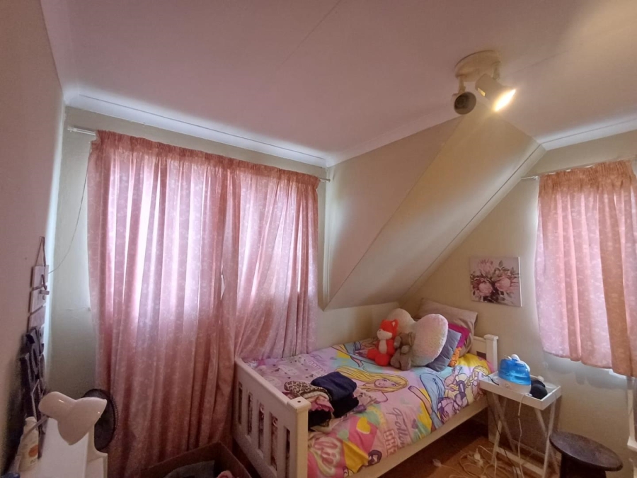 To Let 3 Bedroom Property for Rent in Bromhof Gauteng