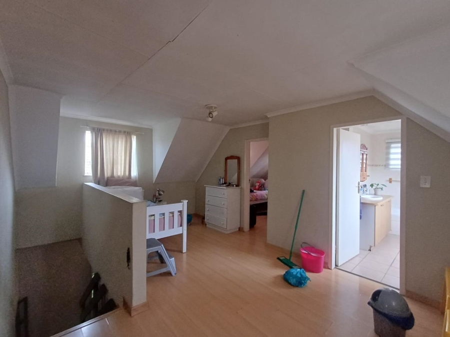 To Let 3 Bedroom Property for Rent in Bromhof Gauteng