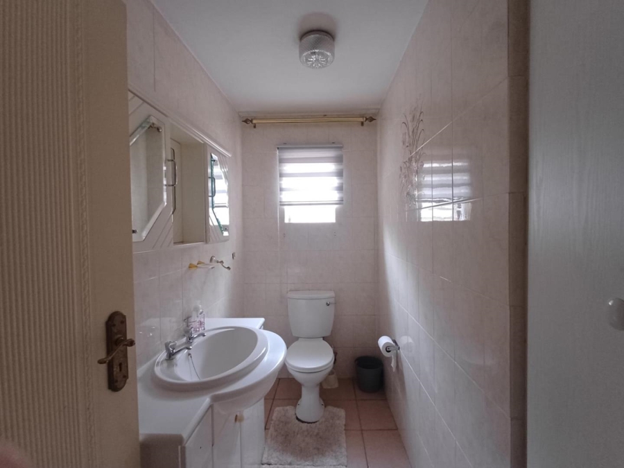 To Let 3 Bedroom Property for Rent in Bromhof Gauteng