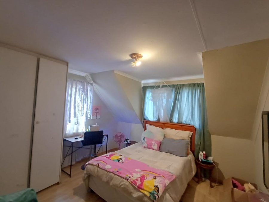 To Let 3 Bedroom Property for Rent in Bromhof Gauteng