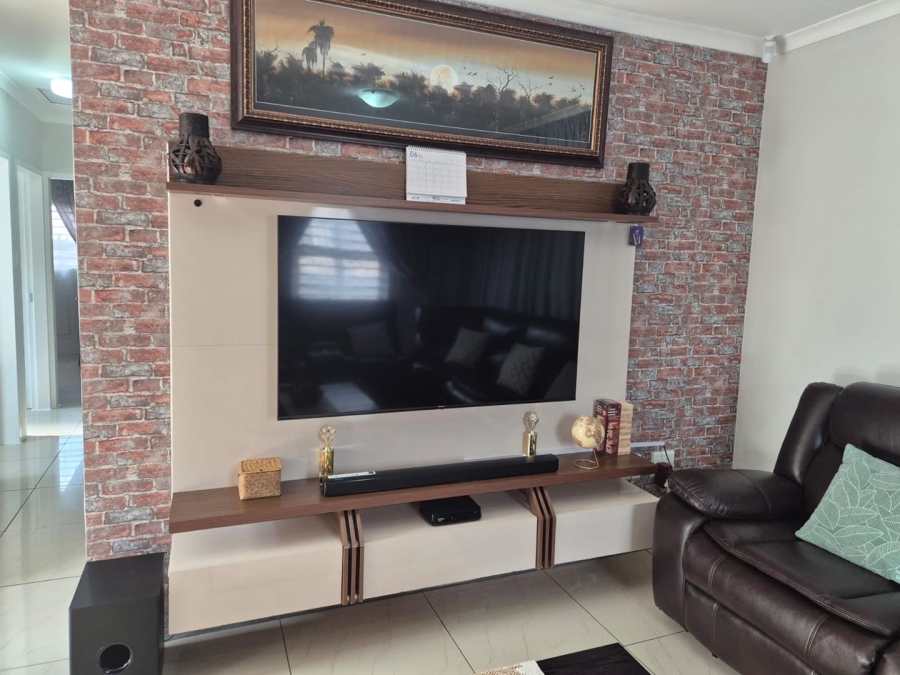 3 Bedroom Property for Sale in Clayville Gauteng