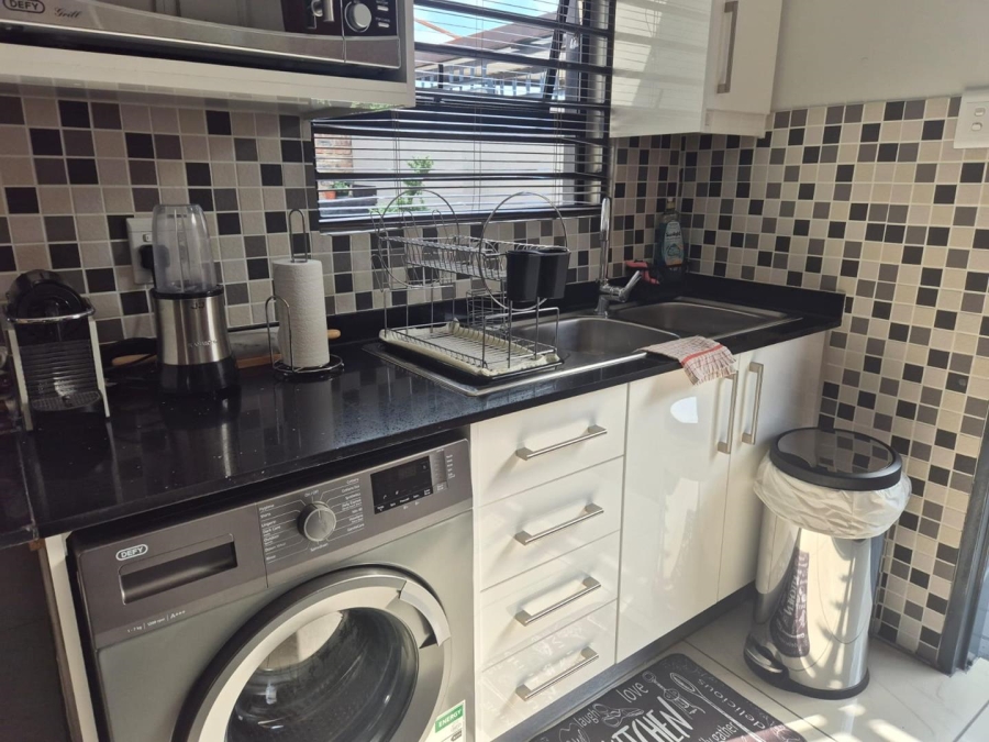 3 Bedroom Property for Sale in Clayville Gauteng