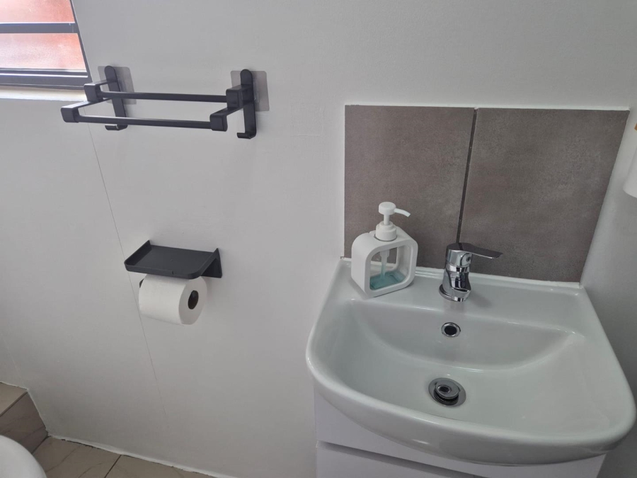 3 Bedroom Property for Sale in Clayville Gauteng