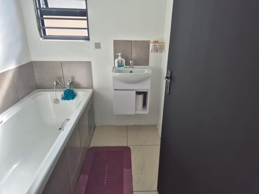 3 Bedroom Property for Sale in Clayville Gauteng