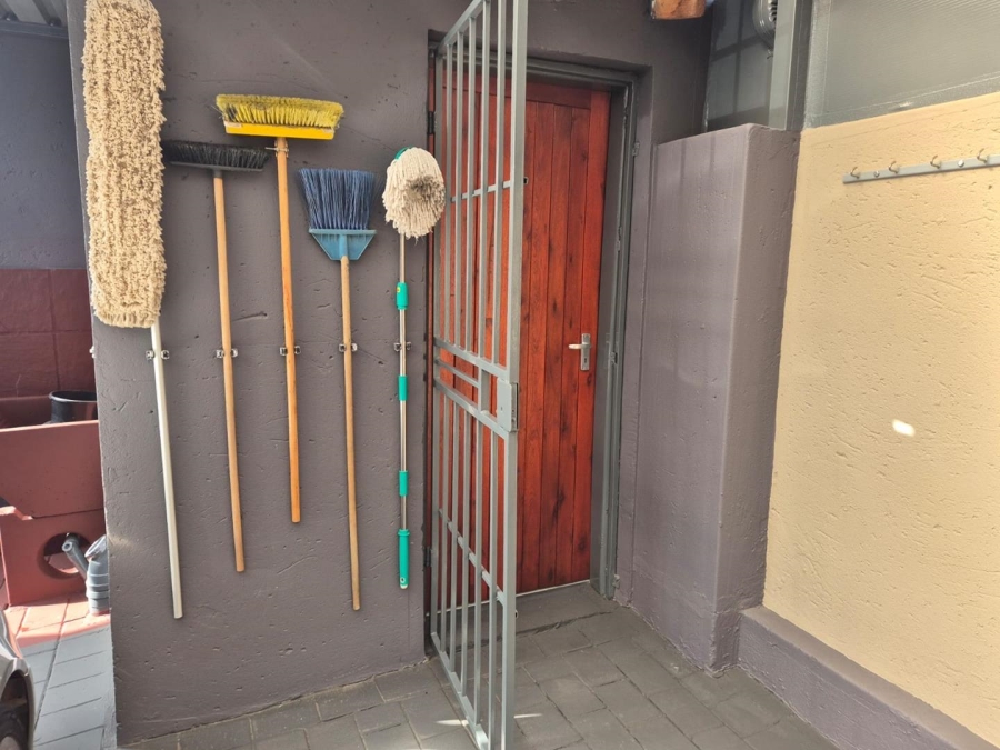 3 Bedroom Property for Sale in Clayville Gauteng