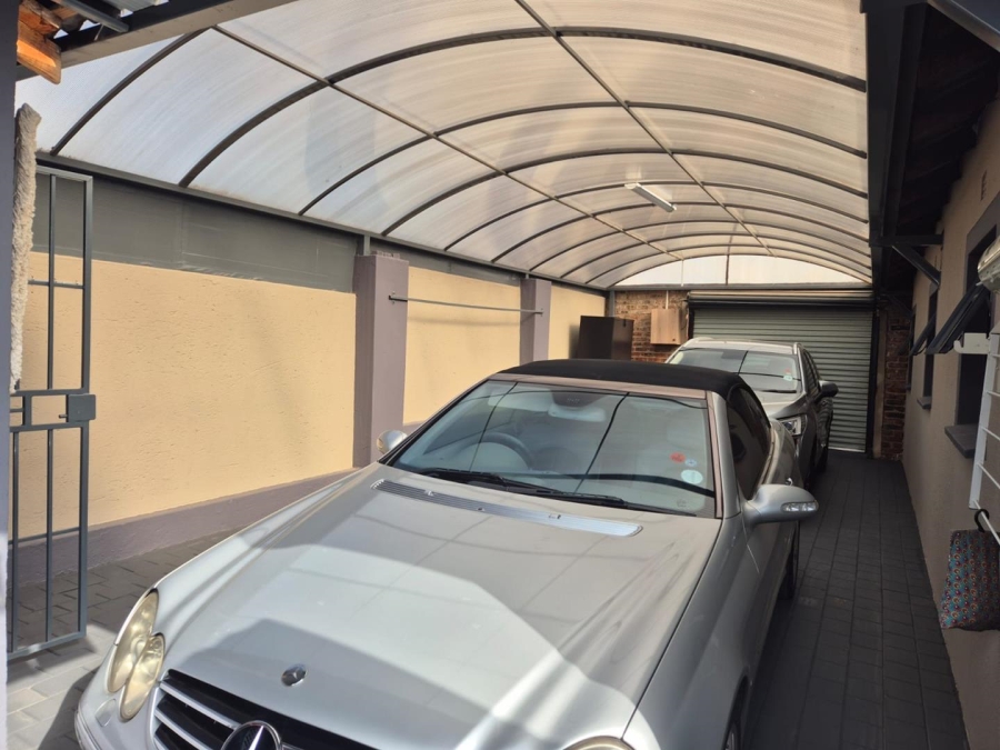 3 Bedroom Property for Sale in Clayville Gauteng