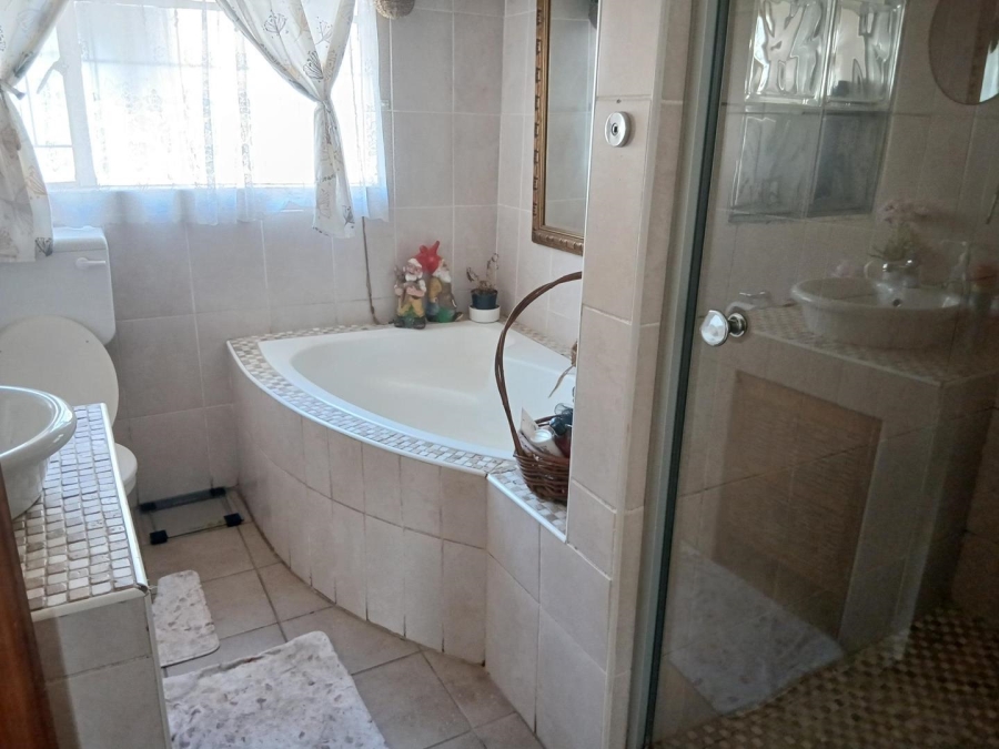 3 Bedroom Property for Sale in Birch Acres Gauteng