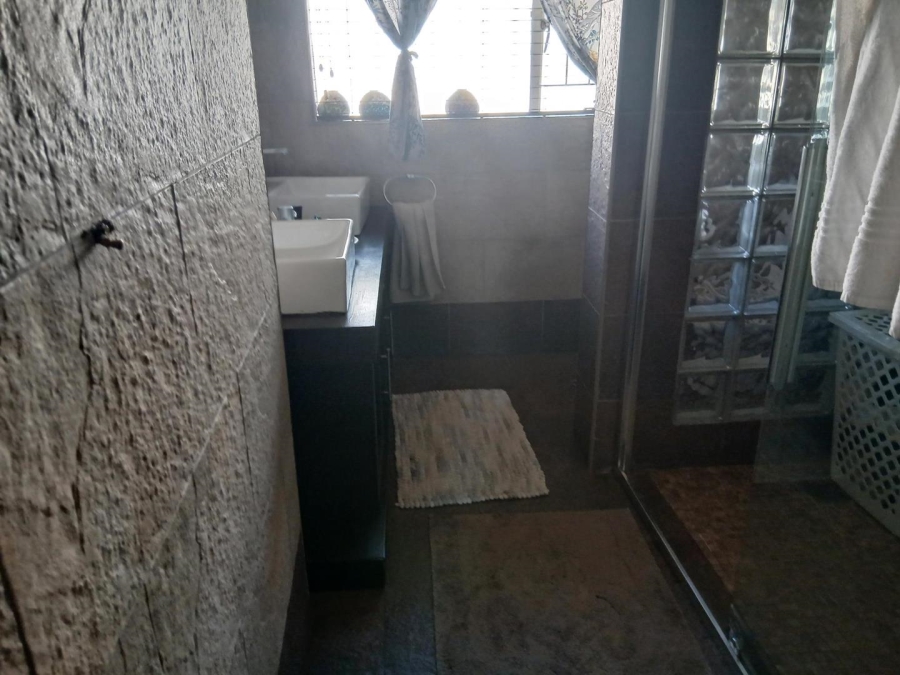 3 Bedroom Property for Sale in Birch Acres Gauteng