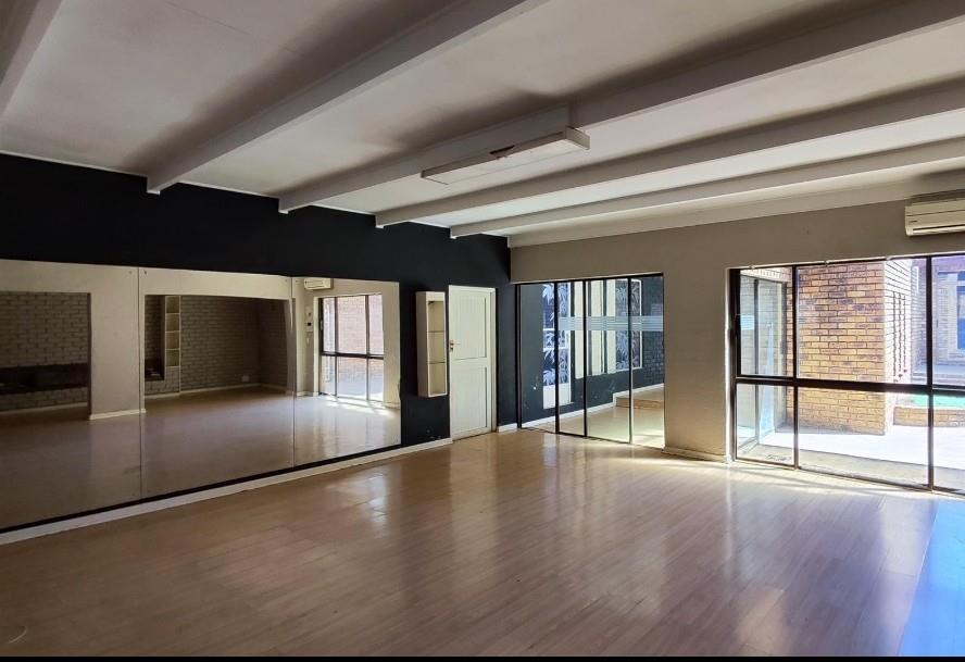6 Bedroom Property for Sale in Terenure Gauteng