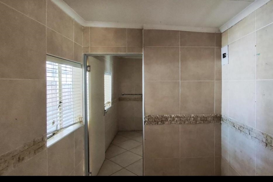 6 Bedroom Property for Sale in Terenure Gauteng