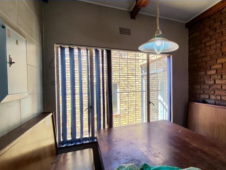 6 Bedroom Property for Sale in Terenure Gauteng