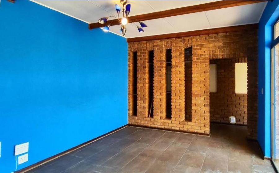 6 Bedroom Property for Sale in Terenure Gauteng