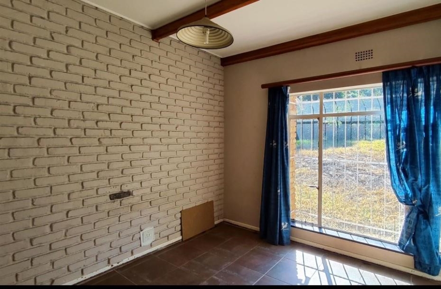 6 Bedroom Property for Sale in Terenure Gauteng