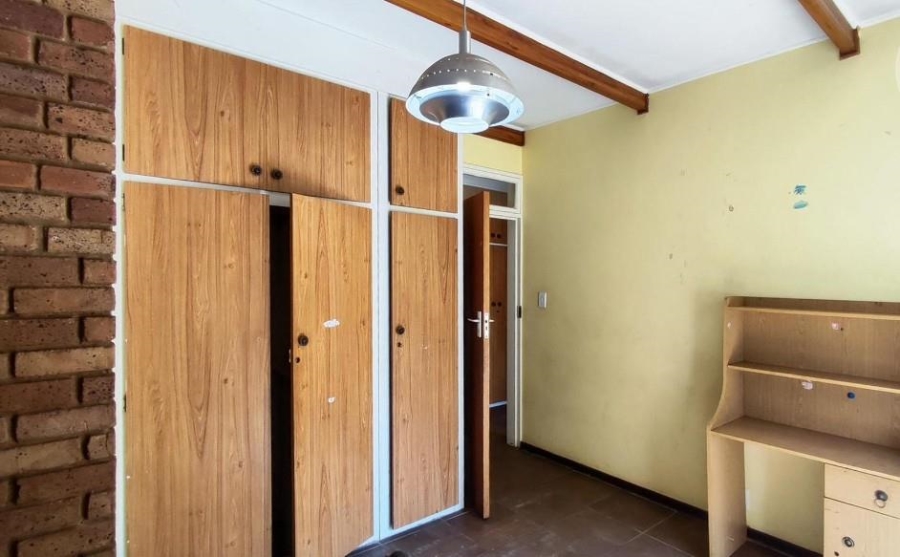 6 Bedroom Property for Sale in Terenure Gauteng