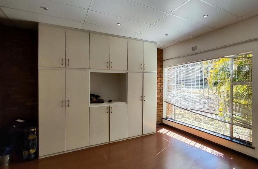 6 Bedroom Property for Sale in Terenure Gauteng