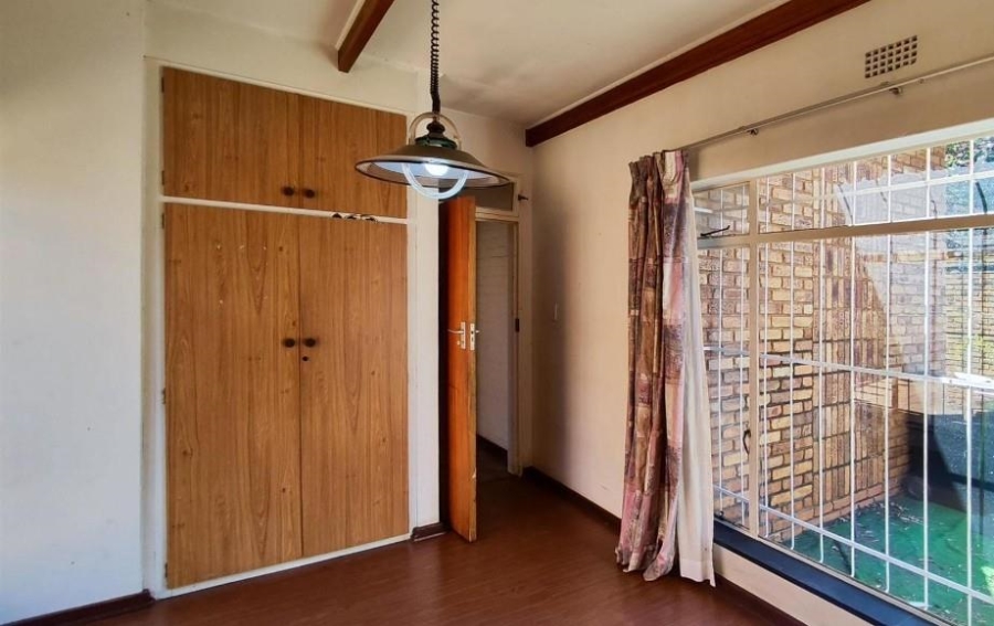 6 Bedroom Property for Sale in Terenure Gauteng