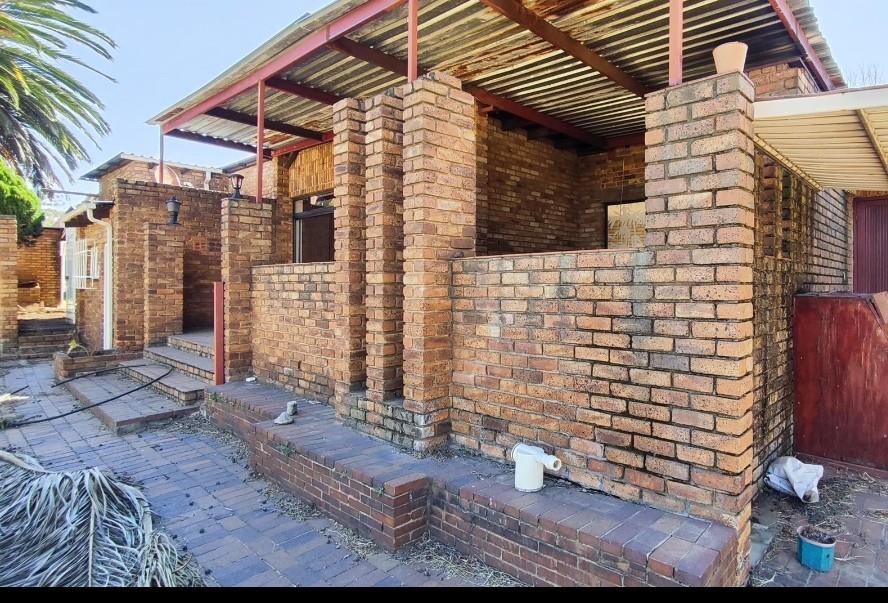 6 Bedroom Property for Sale in Terenure Gauteng