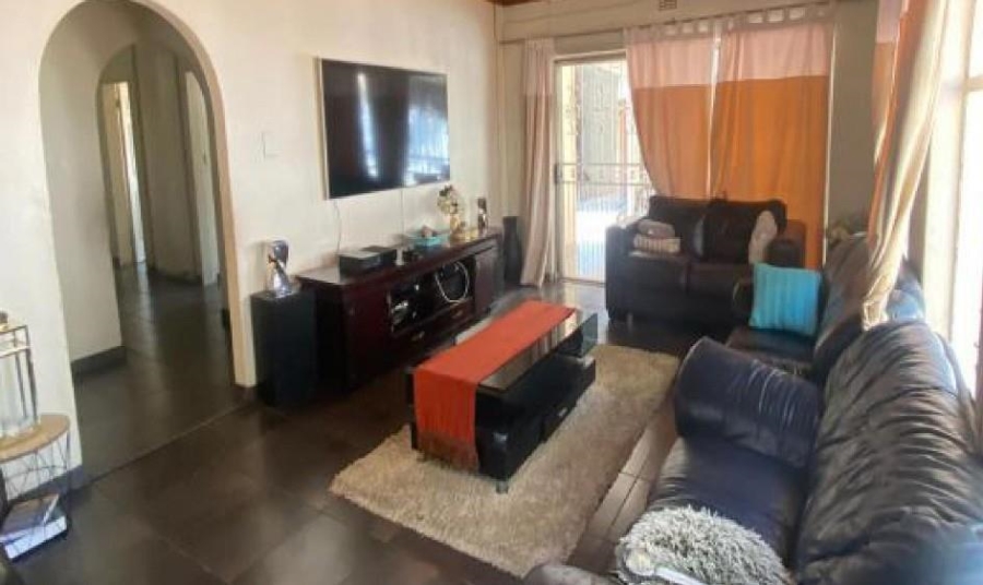 4 Bedroom Property for Sale in Birchleigh North Gauteng