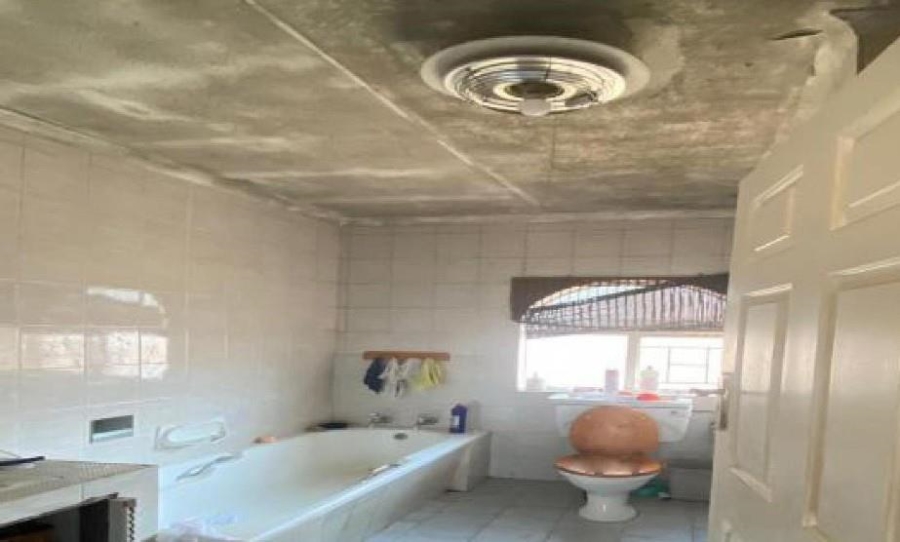 4 Bedroom Property for Sale in Birchleigh North Gauteng