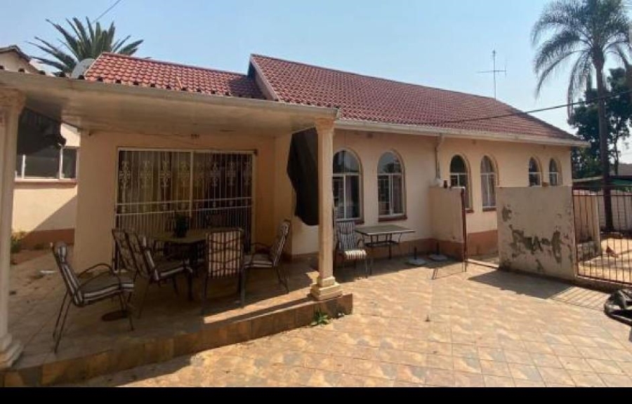 4 Bedroom Property for Sale in Birchleigh North Gauteng