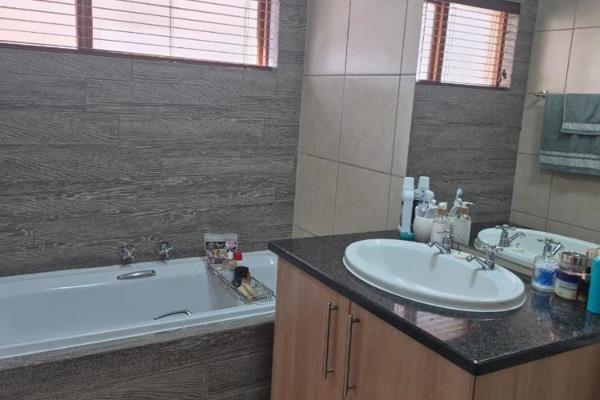 2 Bedroom Property for Sale in Meyersdal Gauteng