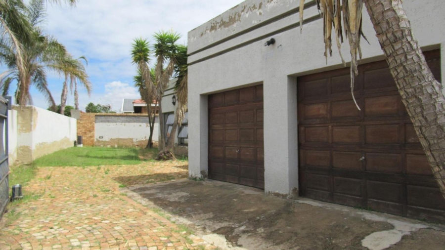 3 Bedroom Property for Sale in Mondeor Gauteng