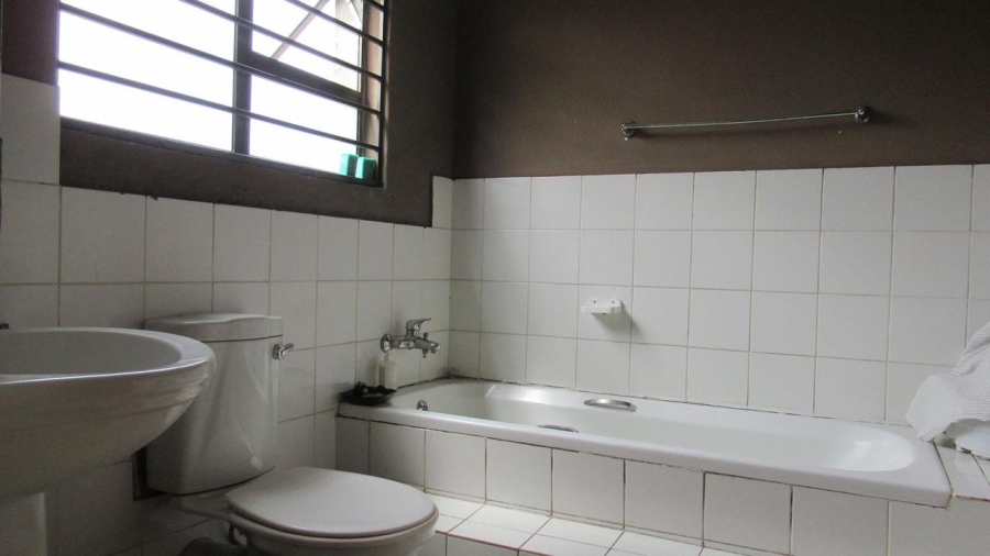 3 Bedroom Property for Sale in Mondeor Gauteng