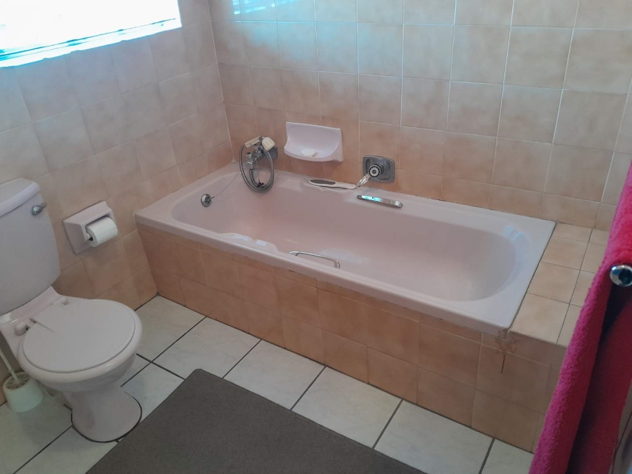 3 Bedroom Property for Sale in New Redruth Gauteng