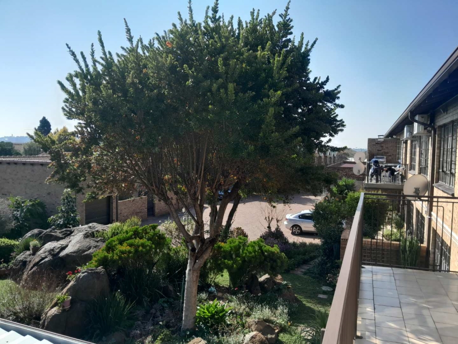 3 Bedroom Property for Sale in New Redruth Gauteng