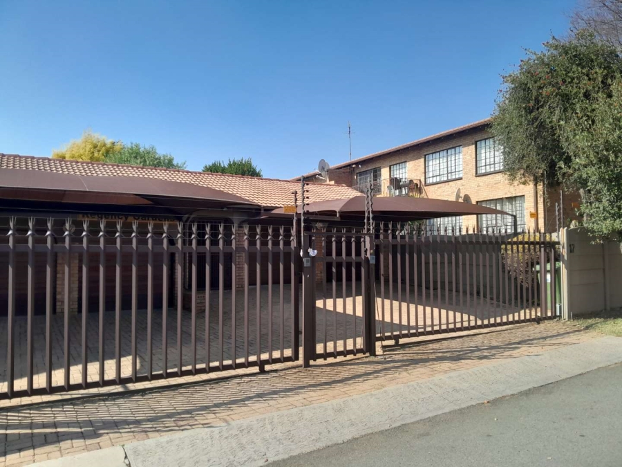 3 Bedroom Property for Sale in New Redruth Gauteng