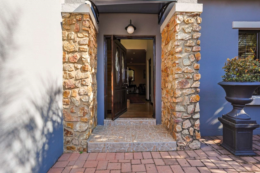 To Let 4 Bedroom Property for Rent in Olympus AH Gauteng