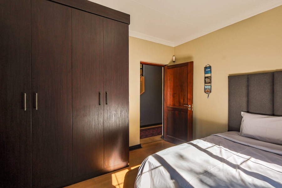 To Let 4 Bedroom Property for Rent in Olympus AH Gauteng