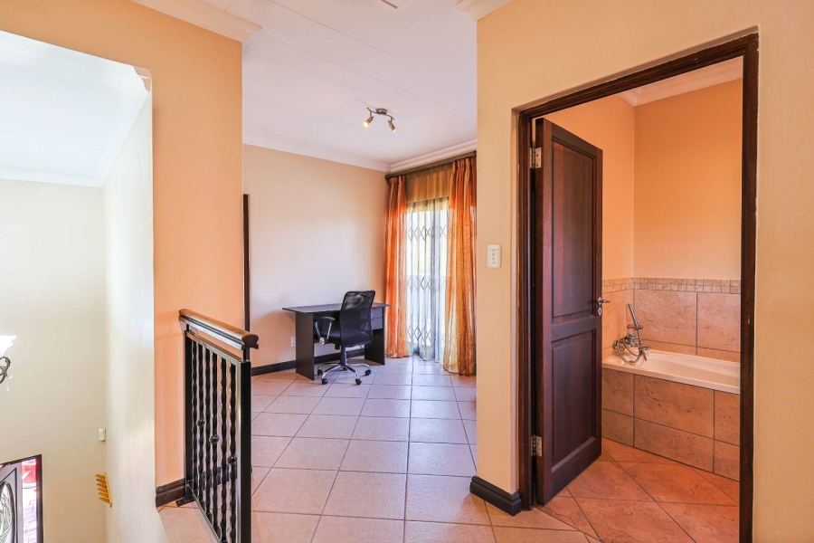 To Let 4 Bedroom Property for Rent in Olympus AH Gauteng