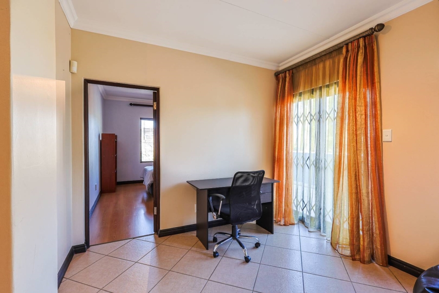 To Let 4 Bedroom Property for Rent in Olympus AH Gauteng