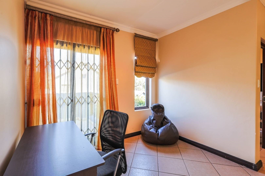 To Let 4 Bedroom Property for Rent in Olympus AH Gauteng