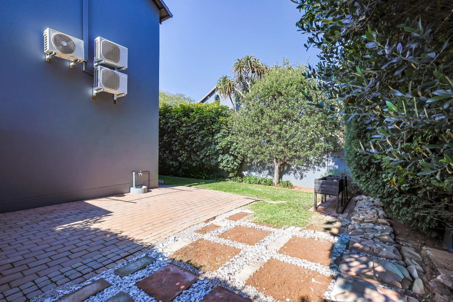 To Let 4 Bedroom Property for Rent in Olympus AH Gauteng