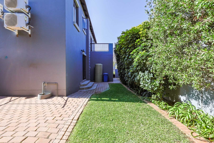 To Let 4 Bedroom Property for Rent in Olympus AH Gauteng