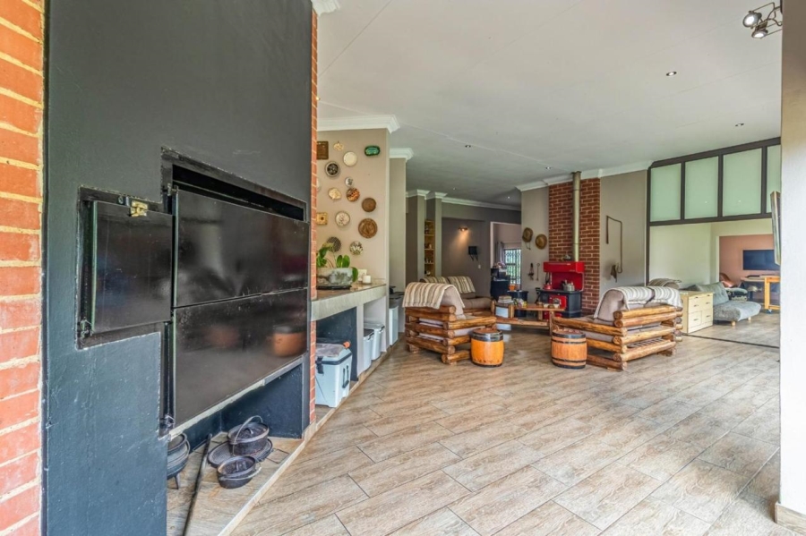 4 Bedroom Property for Sale in Rangeview Gauteng