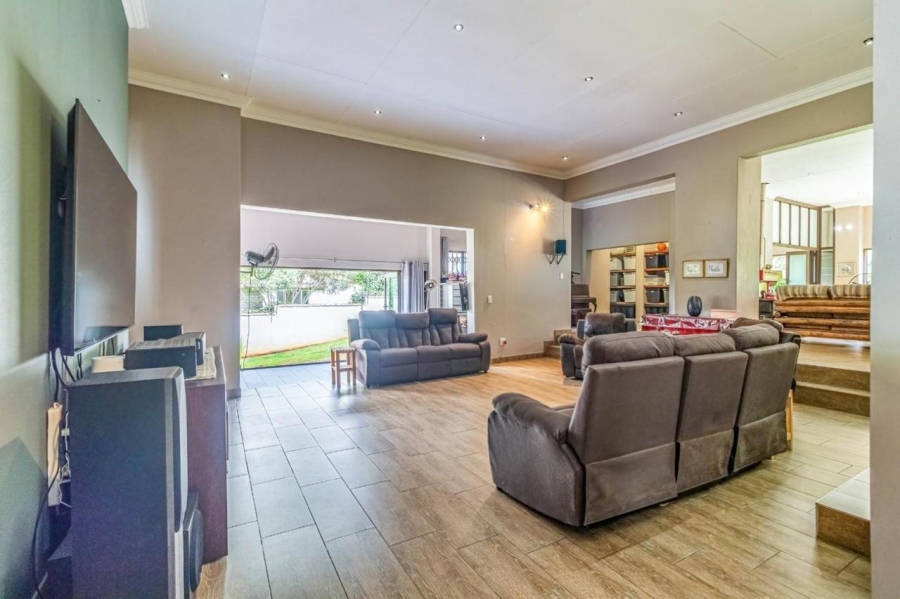 4 Bedroom Property for Sale in Rangeview Gauteng