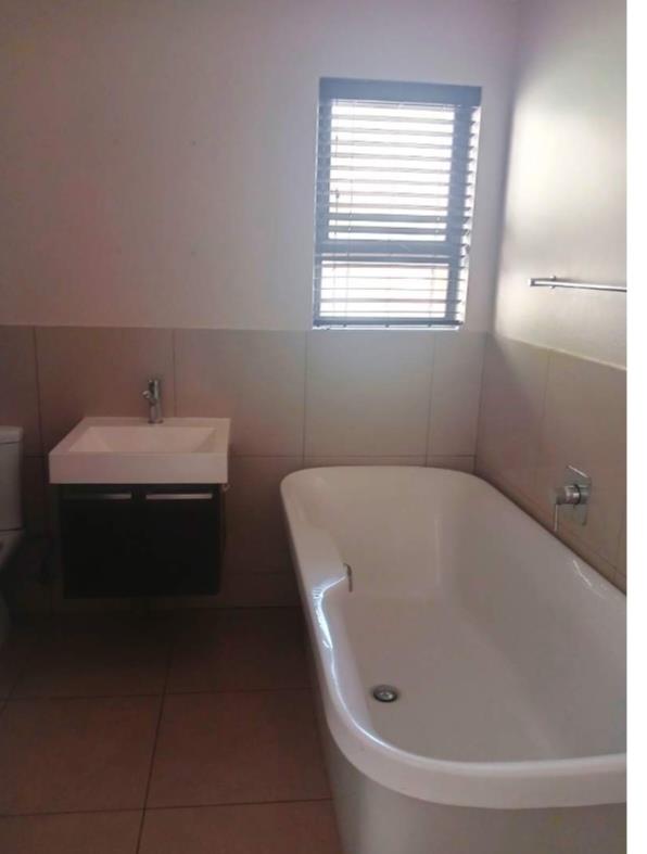 To Let 2 Bedroom Property for Rent in Bedfordview Gauteng