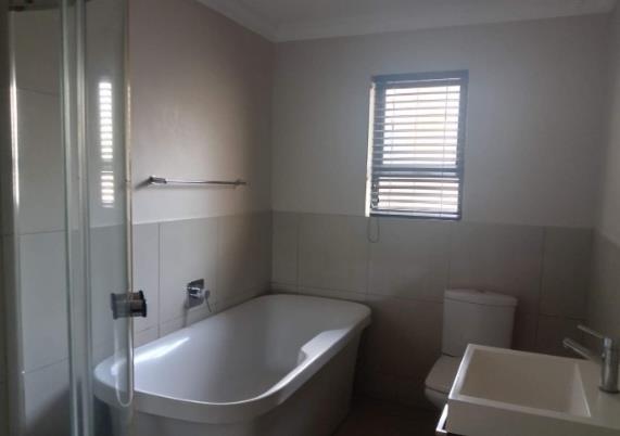 To Let 2 Bedroom Property for Rent in Bedfordview Gauteng