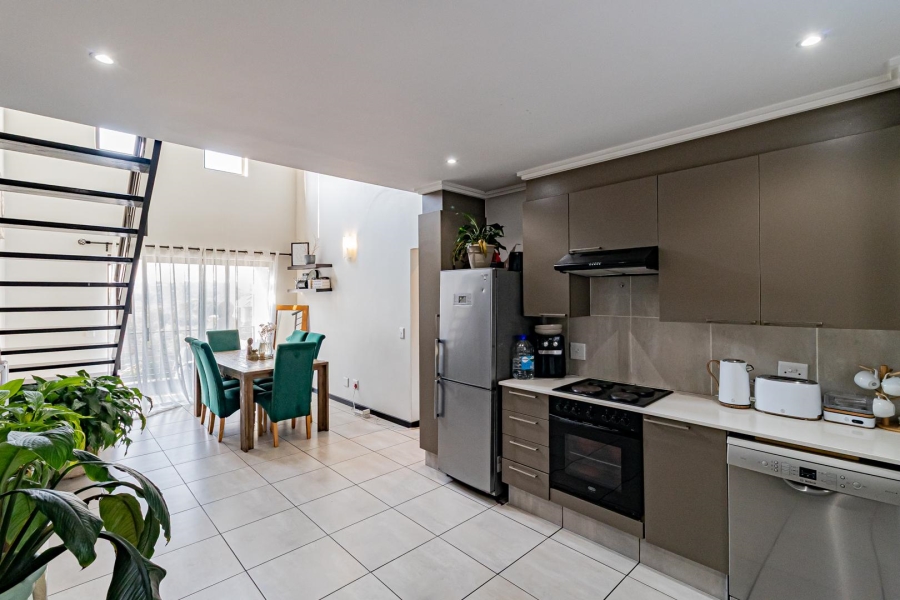 2 Bedroom Property for Sale in Lonehill Gauteng