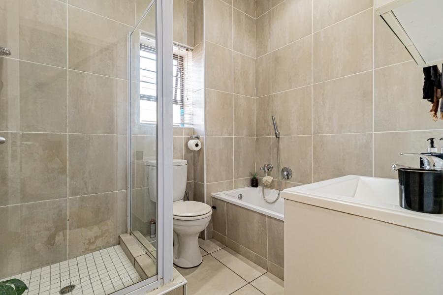 2 Bedroom Property for Sale in Lonehill Gauteng