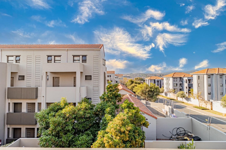 2 Bedroom Property for Sale in Lonehill Gauteng