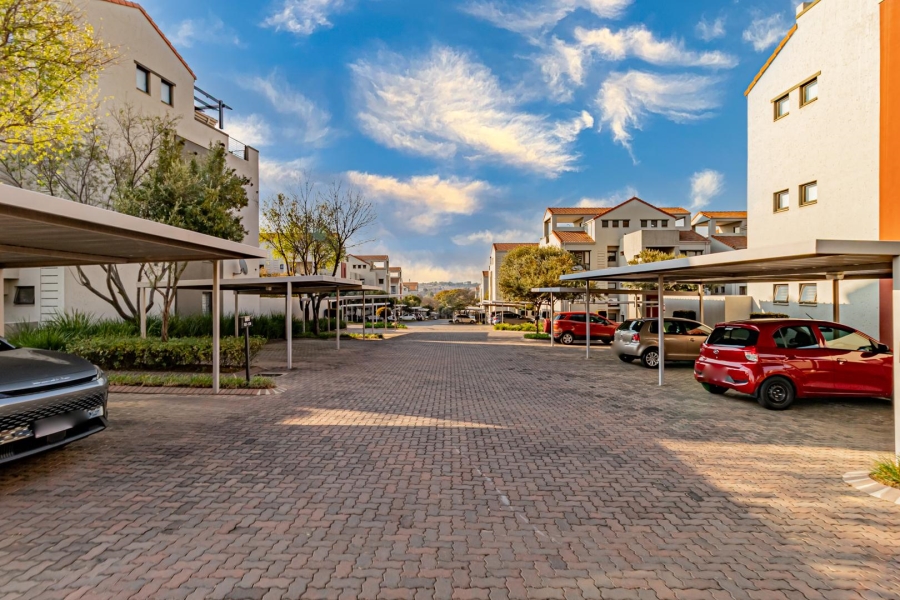 2 Bedroom Property for Sale in Lonehill Gauteng