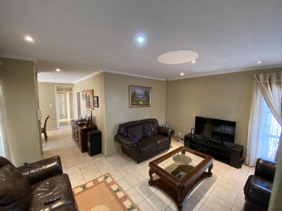 3 Bedroom Property for Sale in Witpoortjie Gauteng