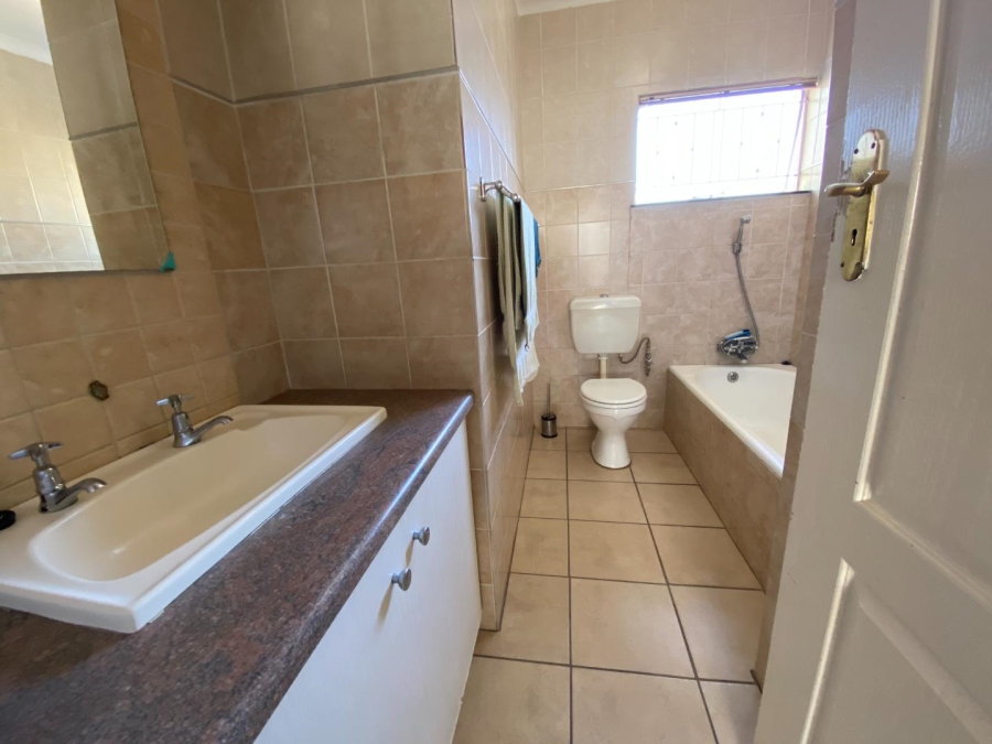 3 Bedroom Property for Sale in Witpoortjie Gauteng